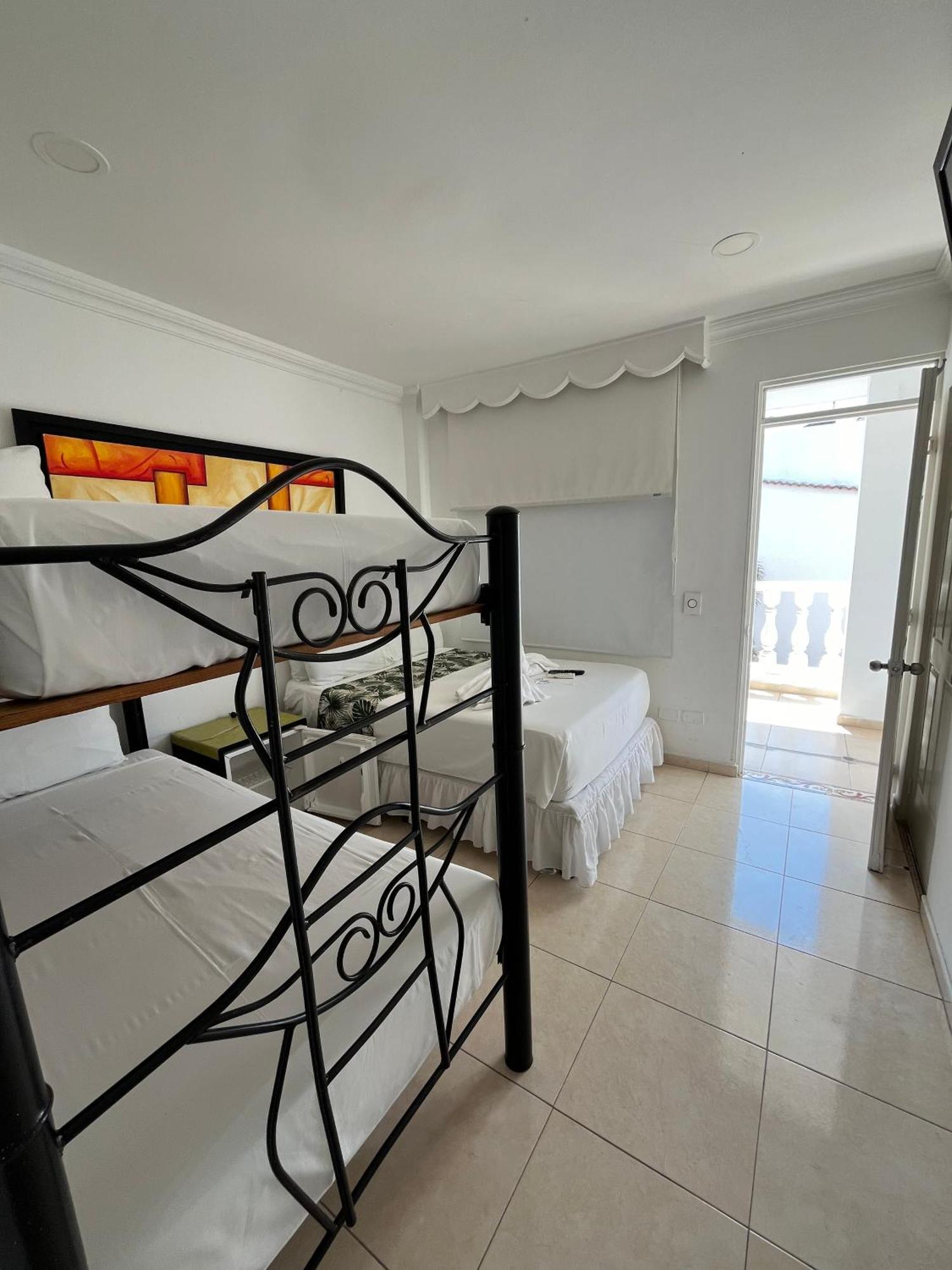 חירארדוט Hotel Zamba מראה חיצוני תמונה
