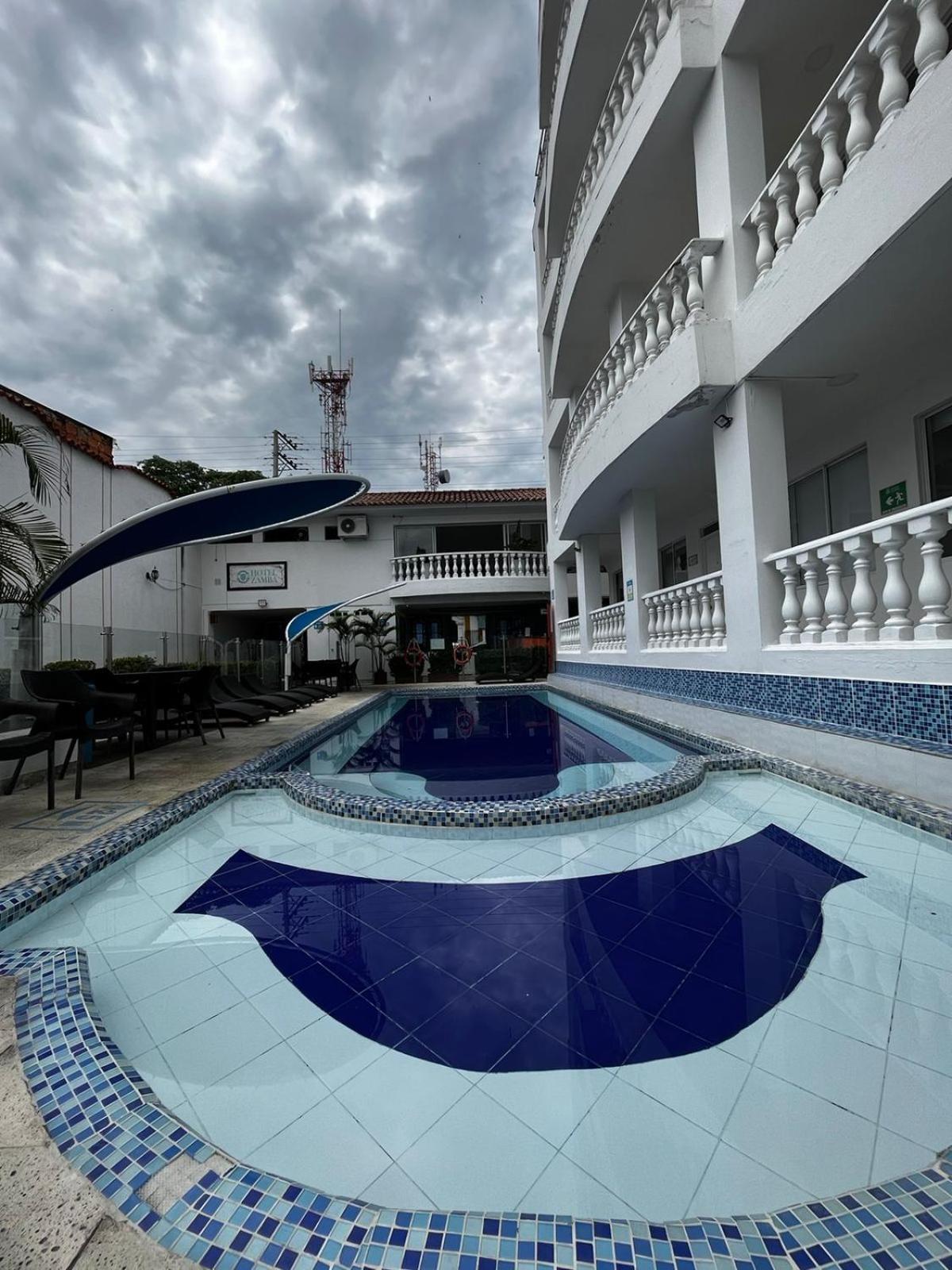 חירארדוט Hotel Zamba מראה חיצוני תמונה