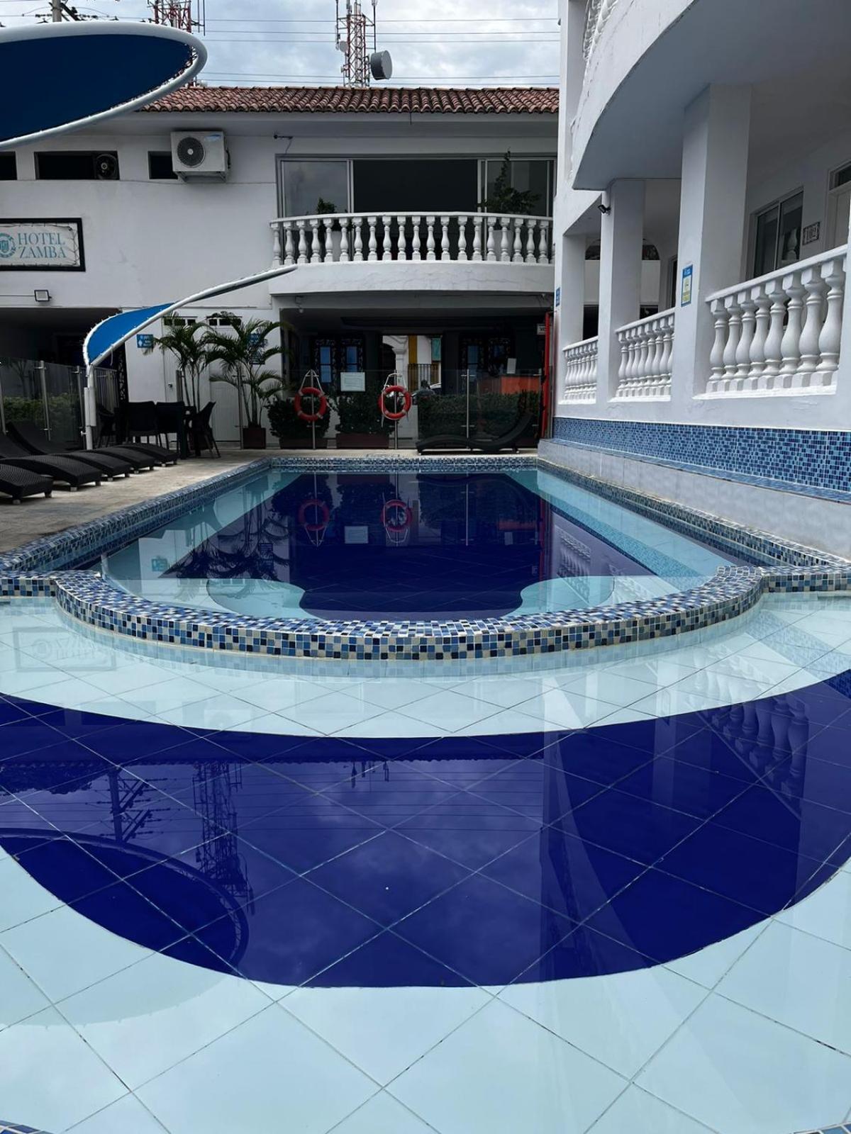 חירארדוט Hotel Zamba מראה חיצוני תמונה