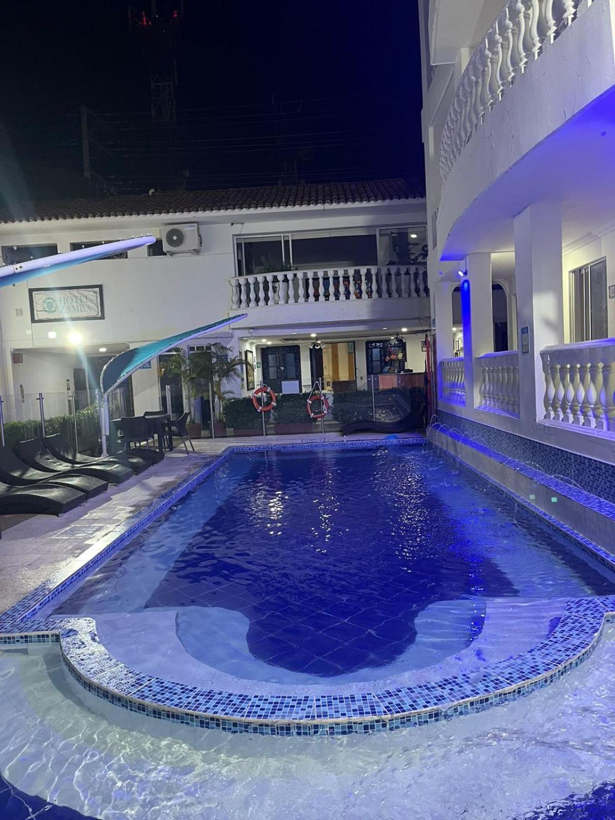חירארדוט Hotel Zamba מראה חיצוני תמונה